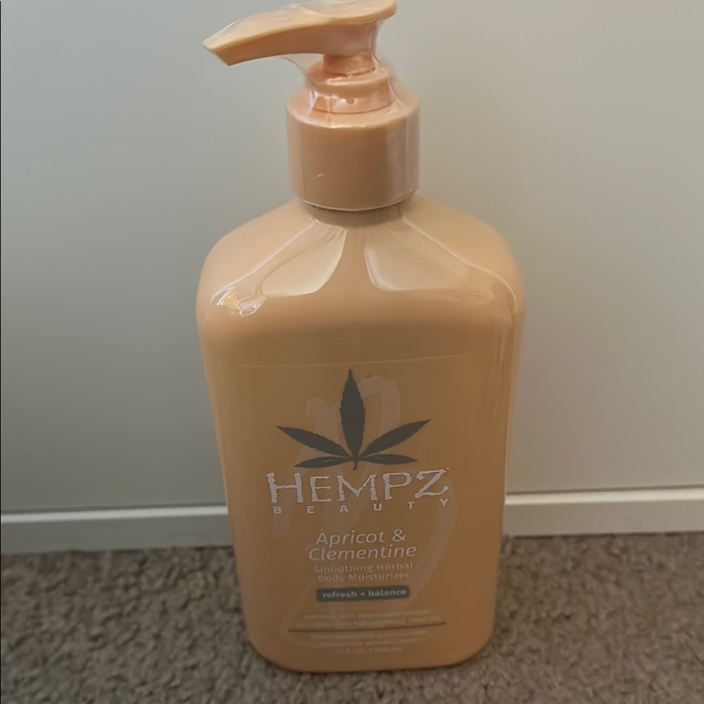 Hempz Apricot & Clementine Smoothing Herbal Moisturizer - Tan